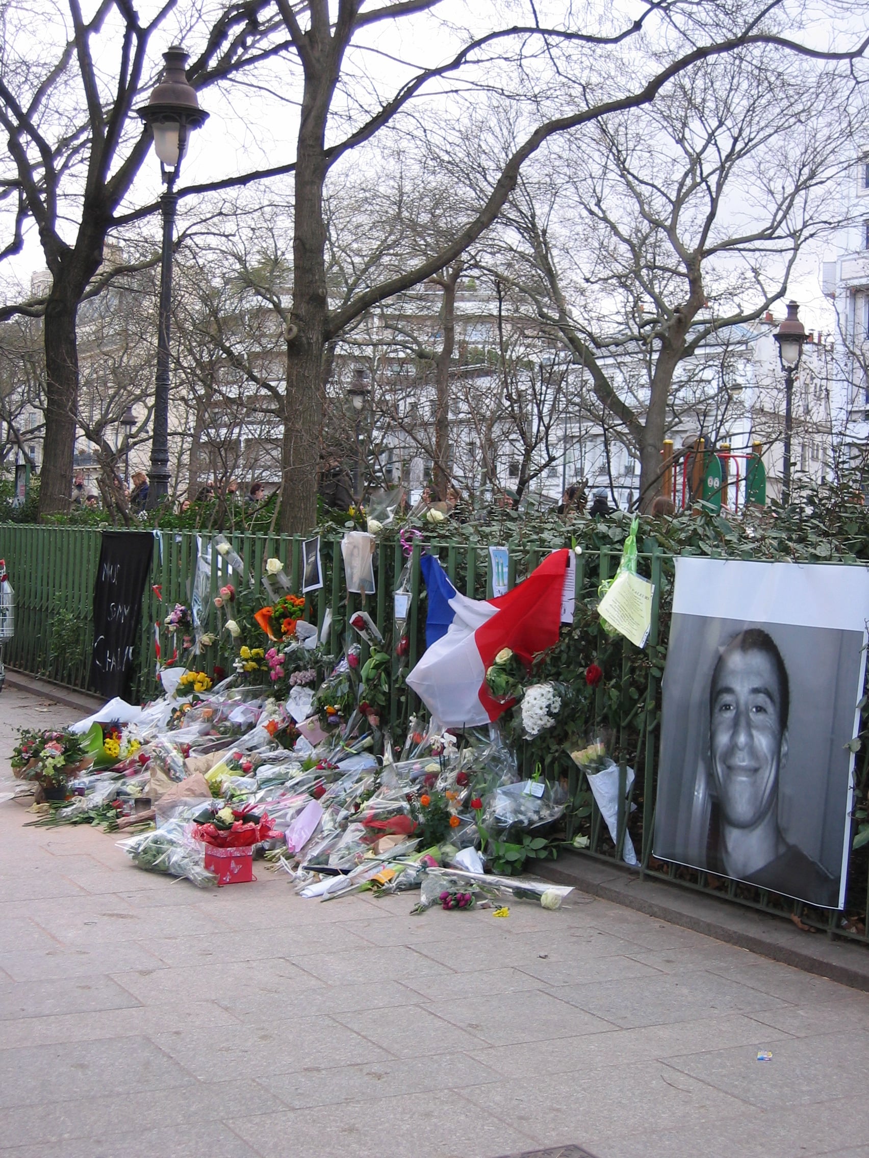 Boulevard Richard-Lenoir à Paris, lieu où le policier Ahmed Merabet a été assassiné le 7 janvier 2015