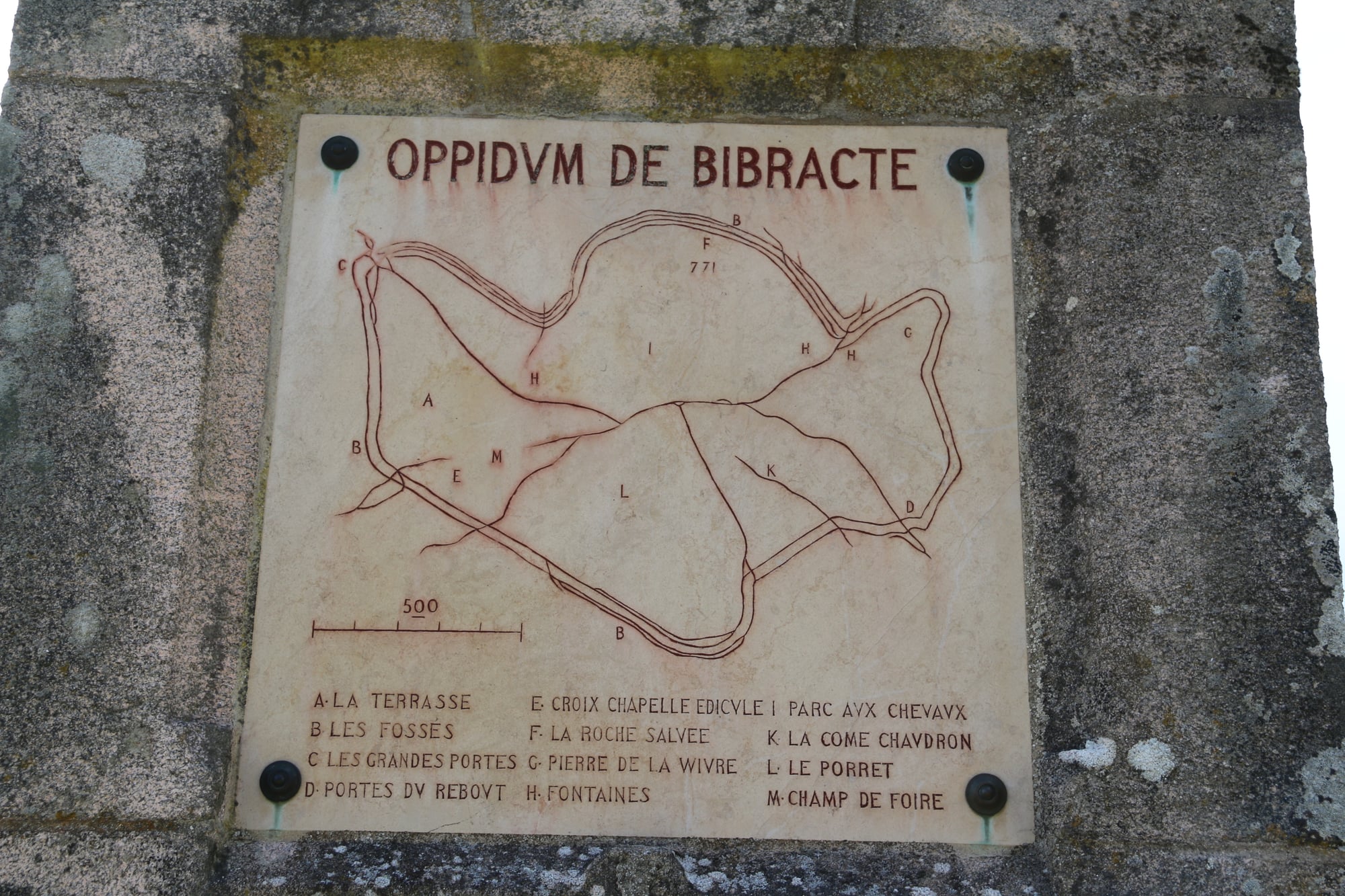 Vue panoramique du site archéologique de Bibracte, oppidum gaulois sur le Mont Beuvray