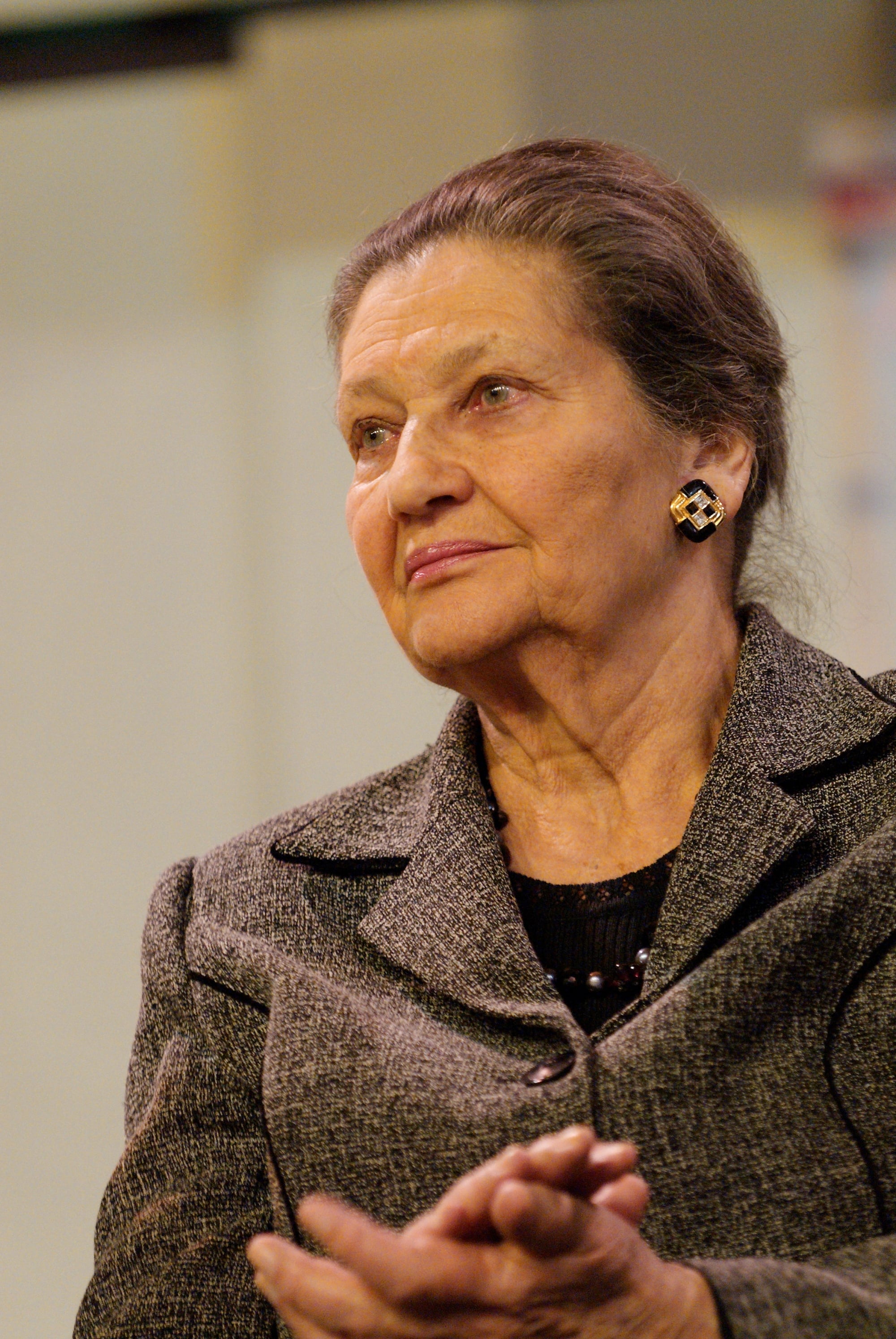 Portrait officiel de Simone Veil, ministre de la Santé, en 1974
